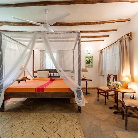 Diani Marine Divers Village Diani Beach Bagian luar foto