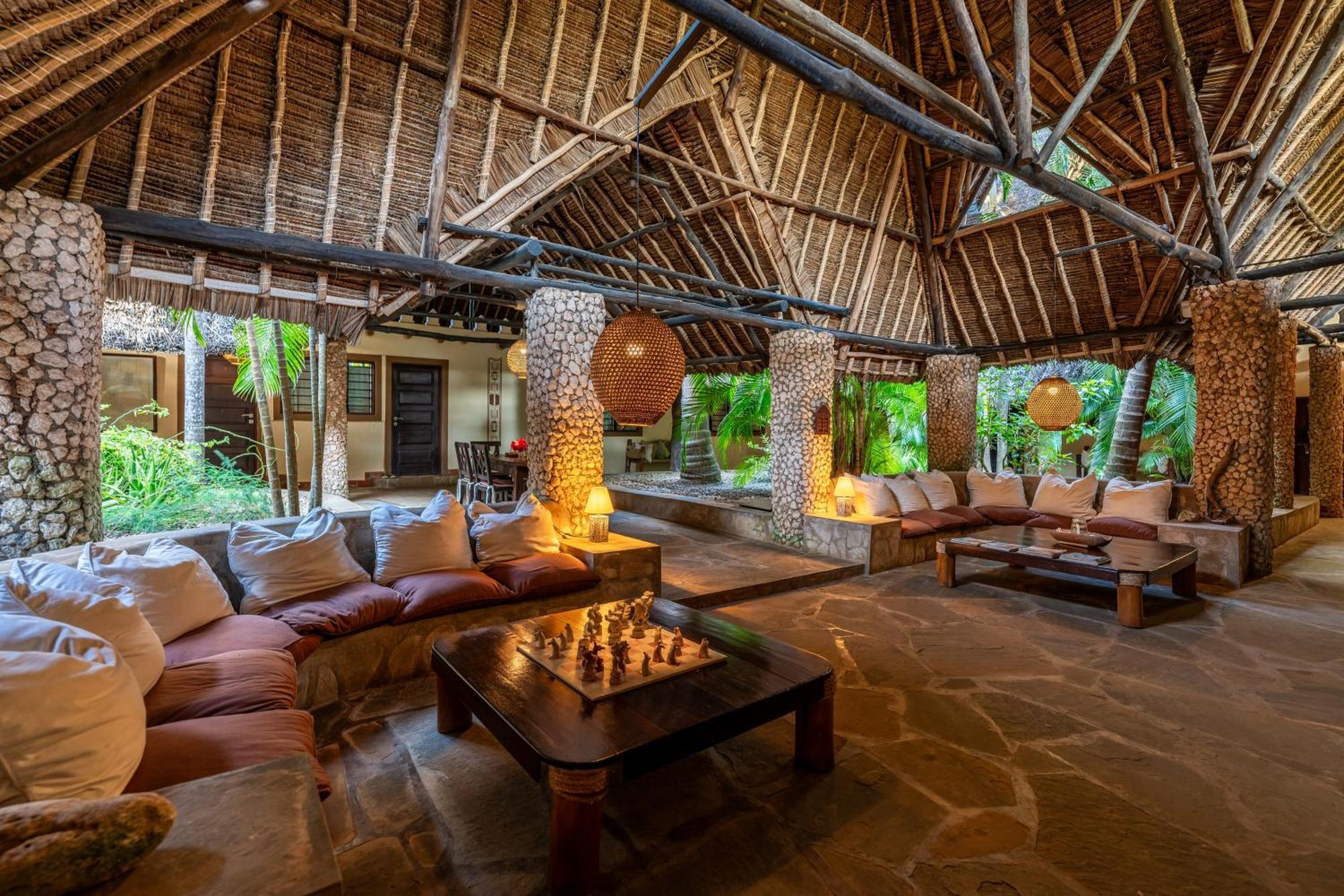 Diani Marine Divers Village Diani Beach Bagian luar foto