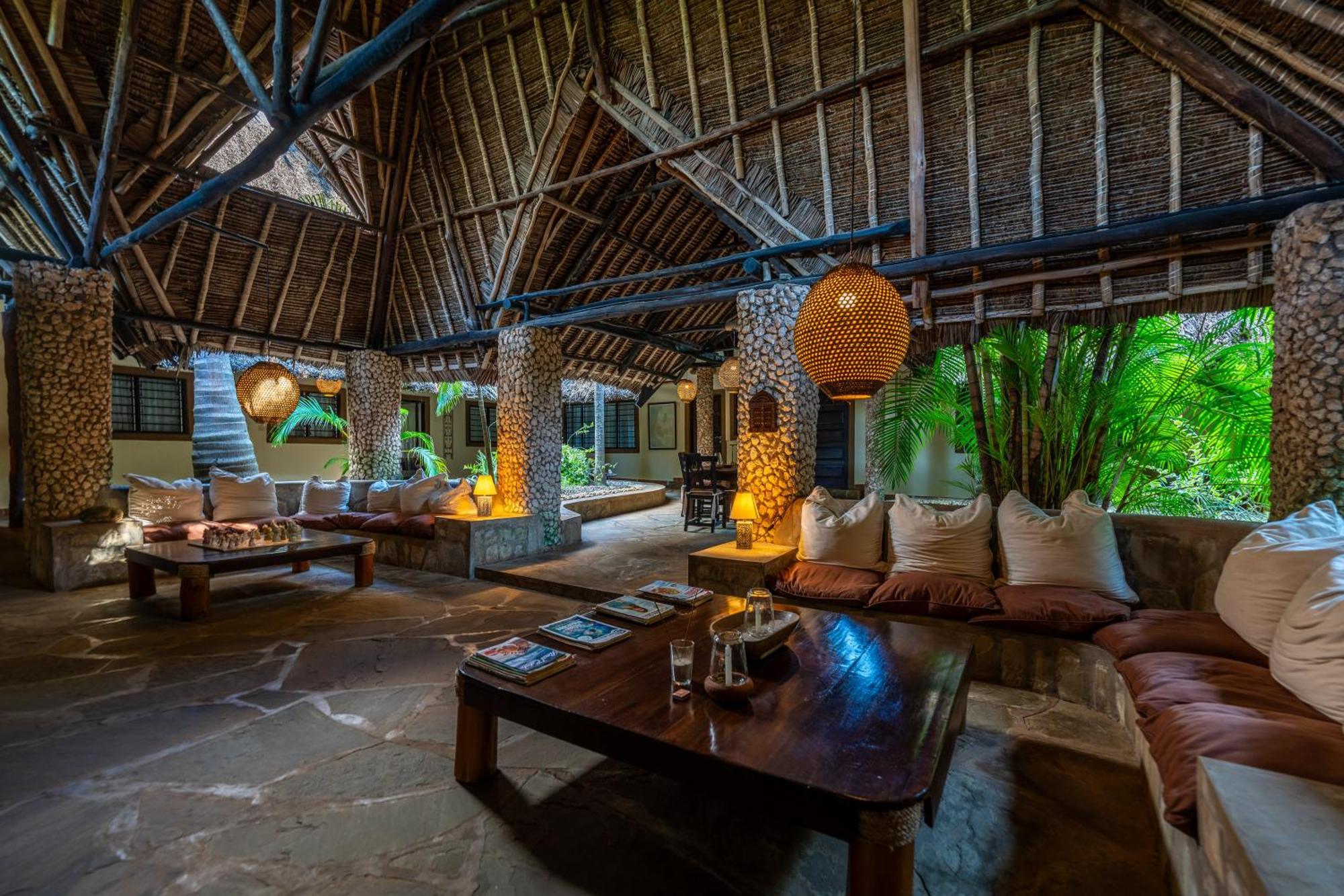 Diani Marine Divers Village Diani Beach Bagian luar foto