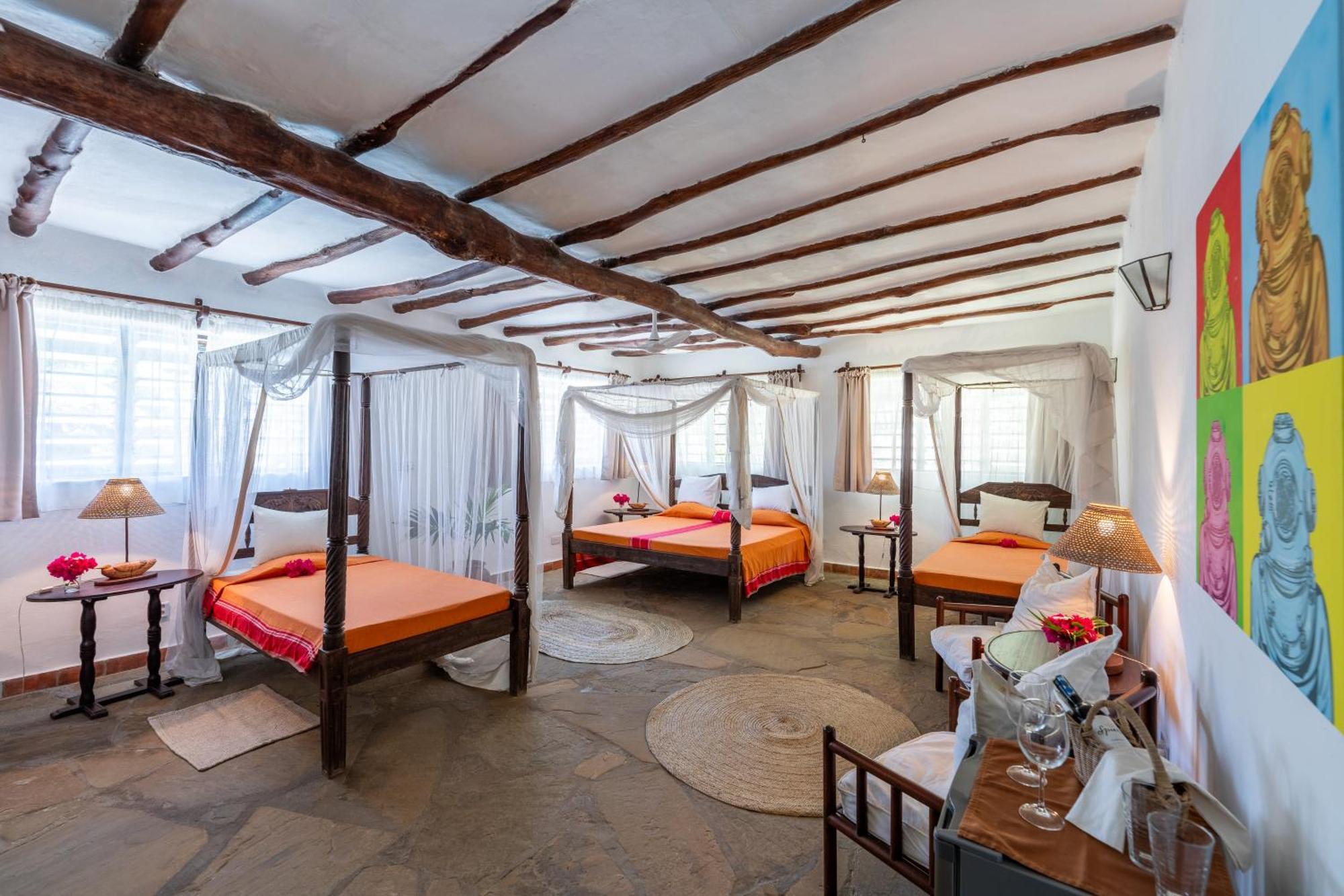 Diani Marine Divers Village Diani Beach Bagian luar foto
