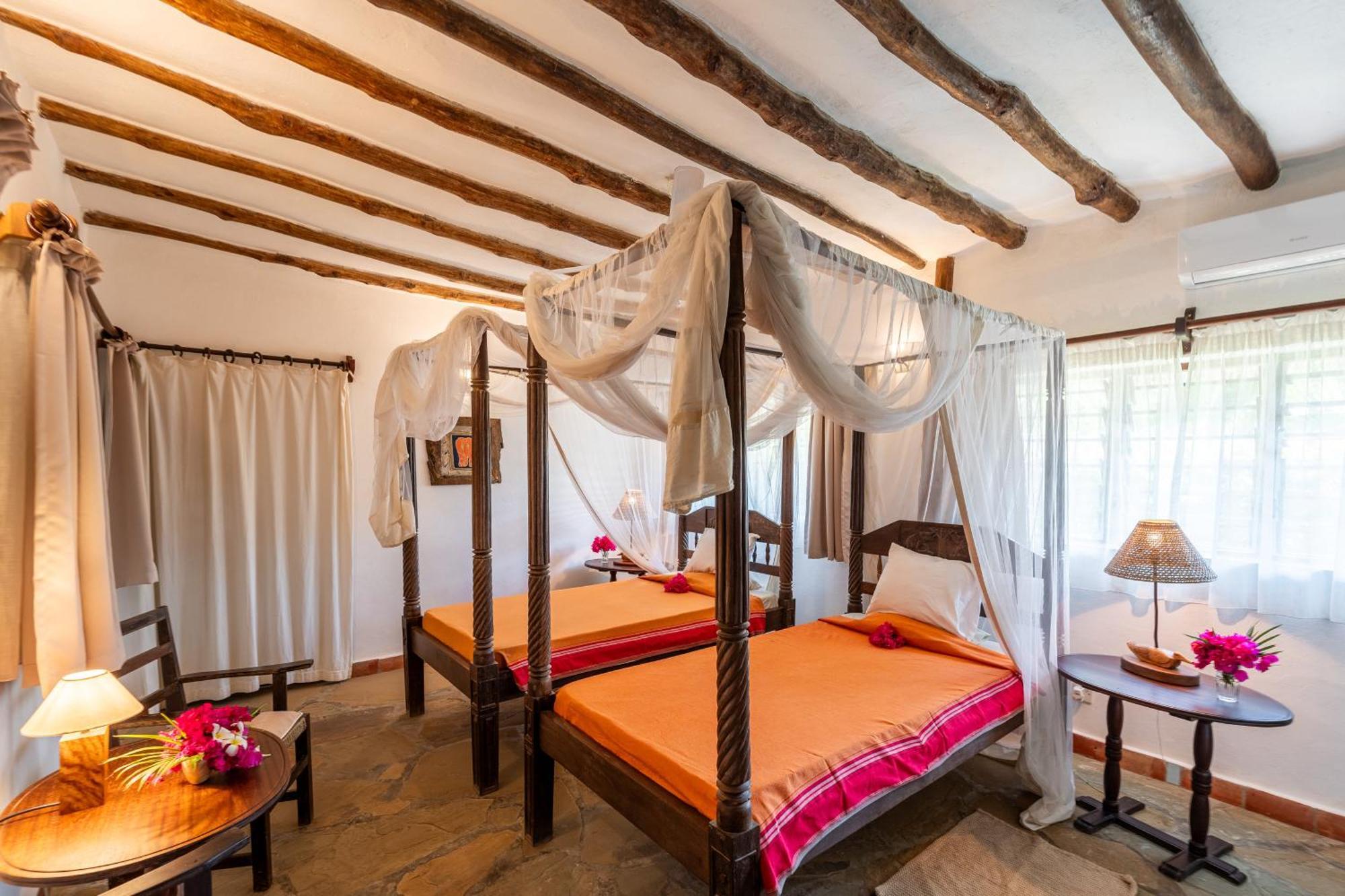 Diani Marine Divers Village Diani Beach Bagian luar foto