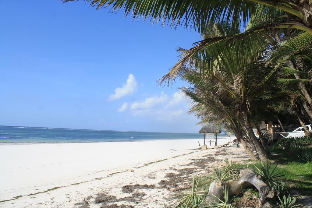Diani Marine Divers Village Diani Beach Bagian luar foto